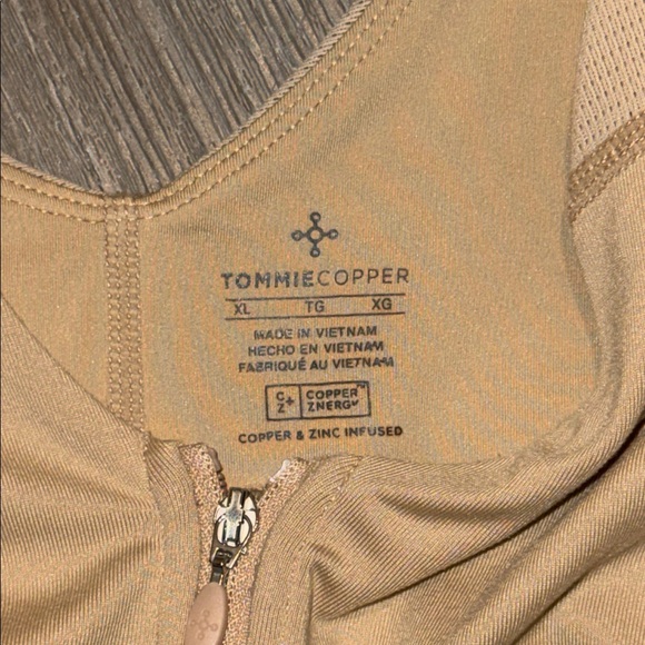 Zip-Front Nude Sports Bra - Picture 3 of 9